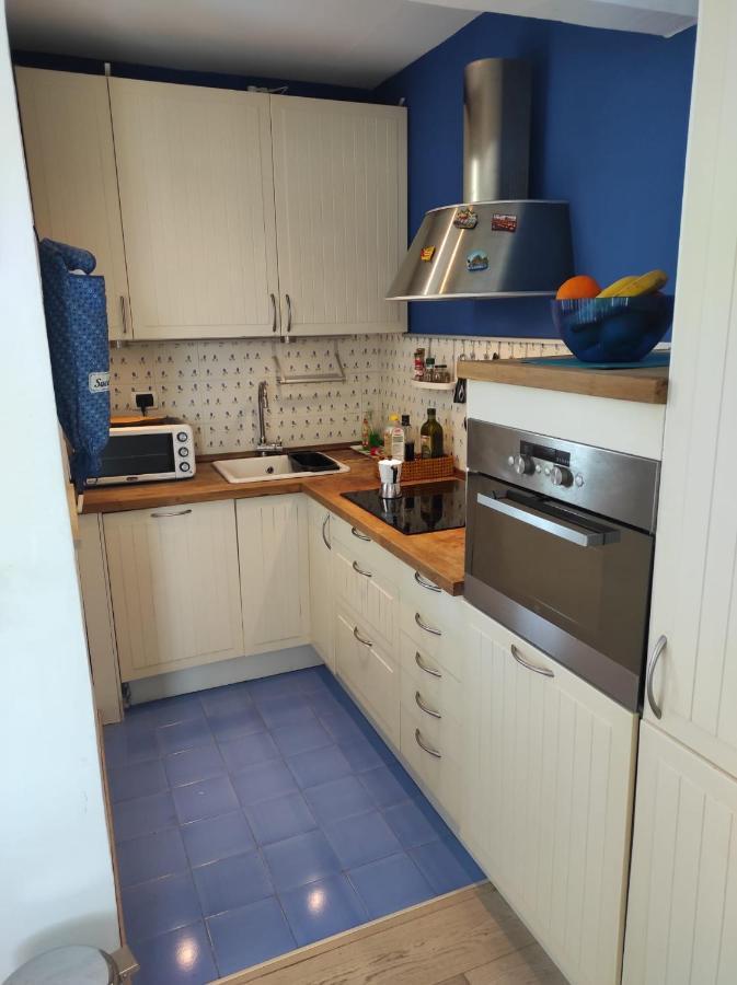Grazioso Appartamento Vicino Al Mare San Cataldo  Luaran gambar