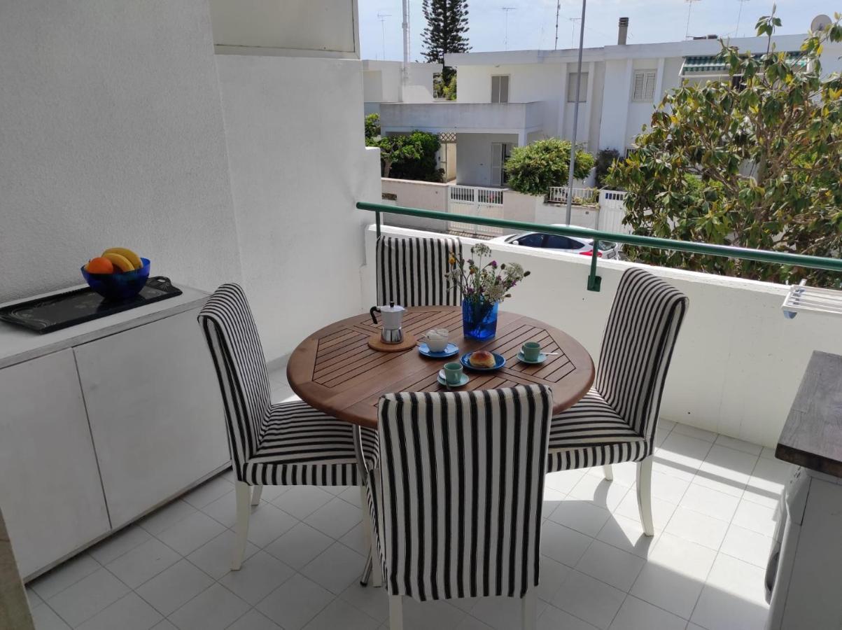 Grazioso Appartamento Vicino Al Mare San Cataldo  Luaran gambar