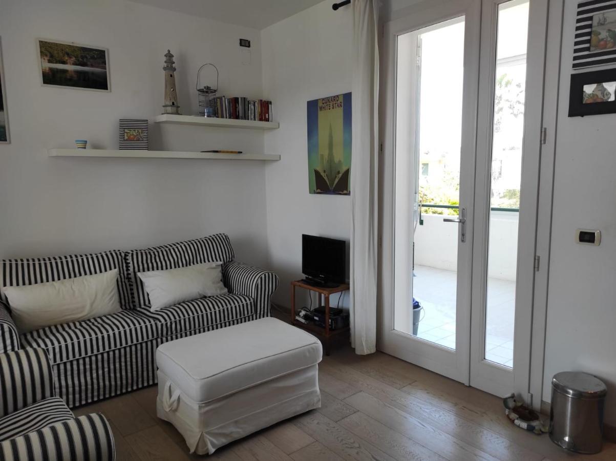 Grazioso Appartamento Vicino Al Mare San Cataldo  Luaran gambar