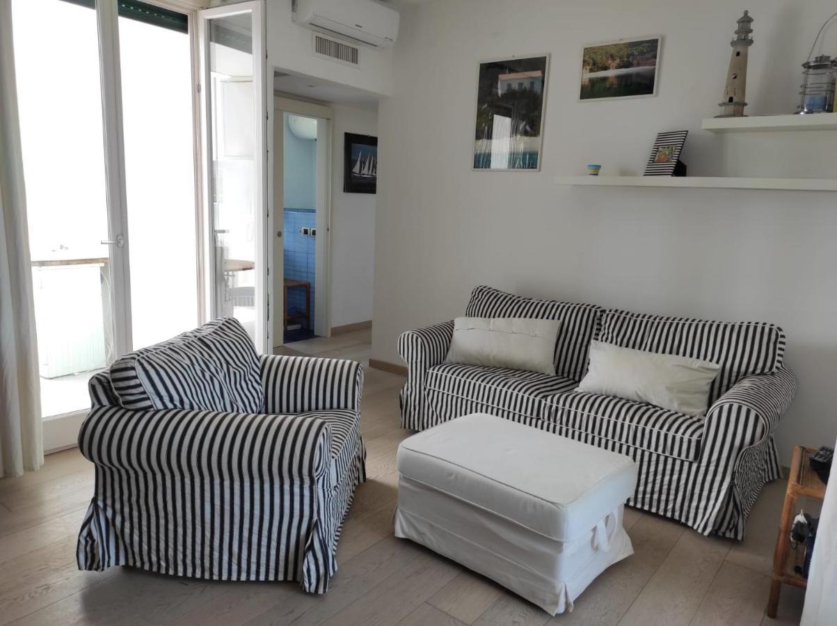Grazioso Appartamento Vicino Al Mare San Cataldo  Luaran gambar