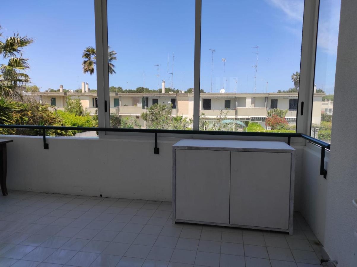 Grazioso Appartamento Vicino Al Mare San Cataldo  Luaran gambar