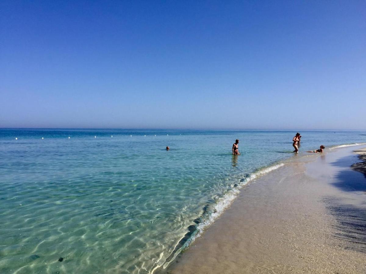 Grazioso Appartamento Vicino Al Mare San Cataldo  Luaran gambar